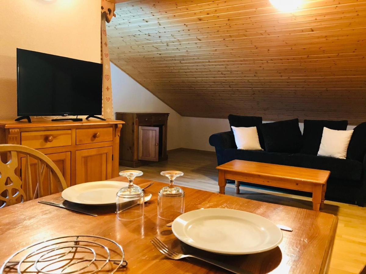 Apartment Mansarde Avec Balcon, Piscine Et Parking Souterrain A - Fr-1-629-92 Samoens