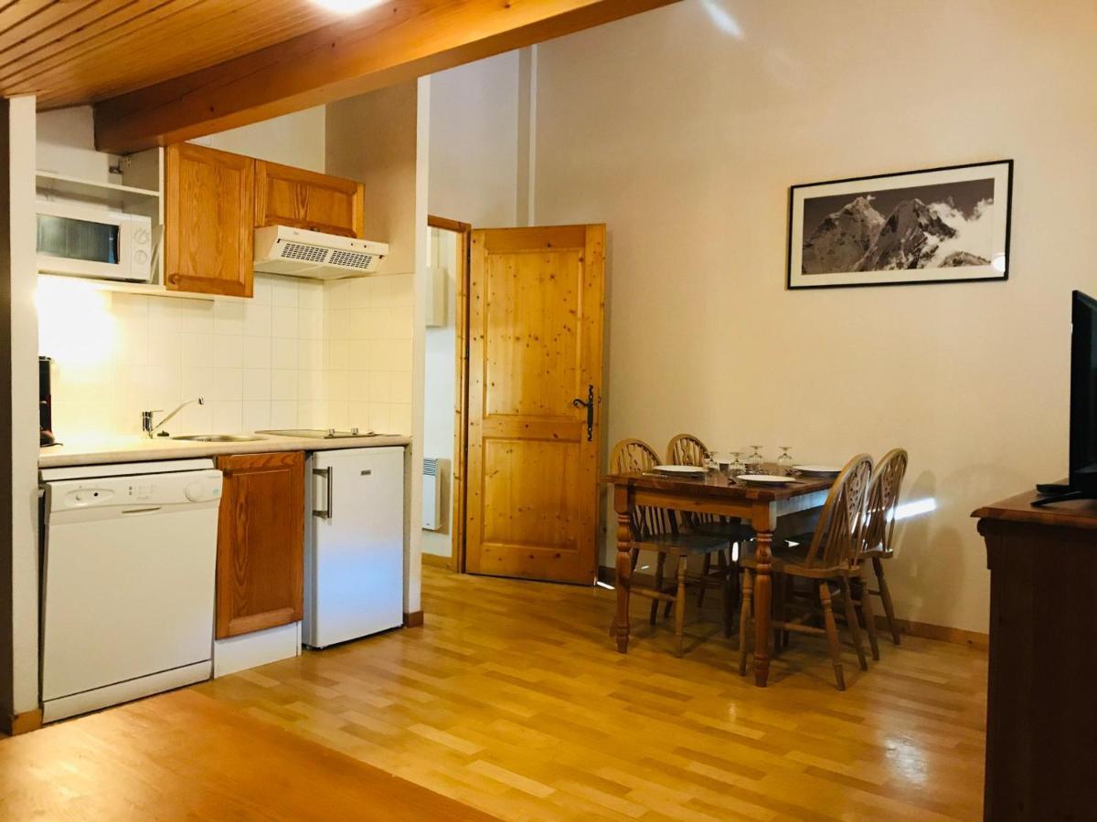 Apartment Mansarde Avec Balcon, Piscine Et Parking Souterrain A - Fr-1-629-92 Samoens
